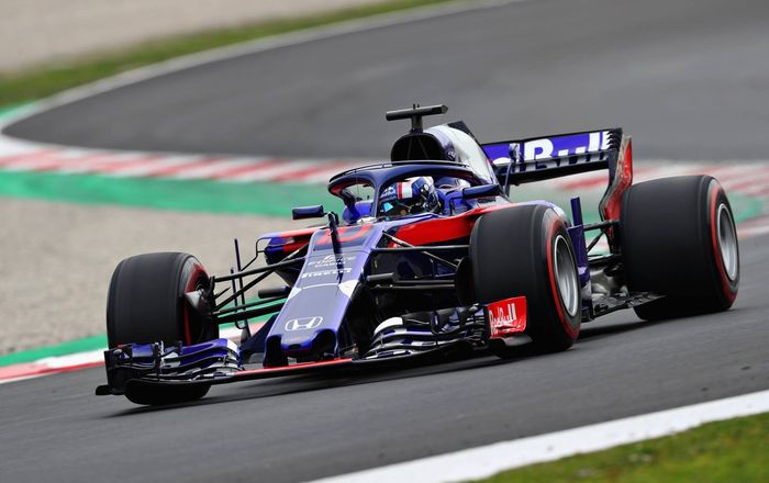 Pierre Gasly salah satu pembalap tim Toro Rosso yang menjalani tes pramusim di Barcelona