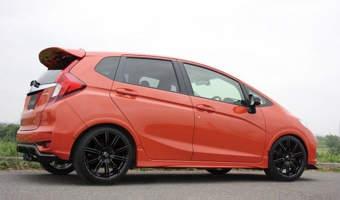 Tambahan fender flare untuk Honda Jazz GK5