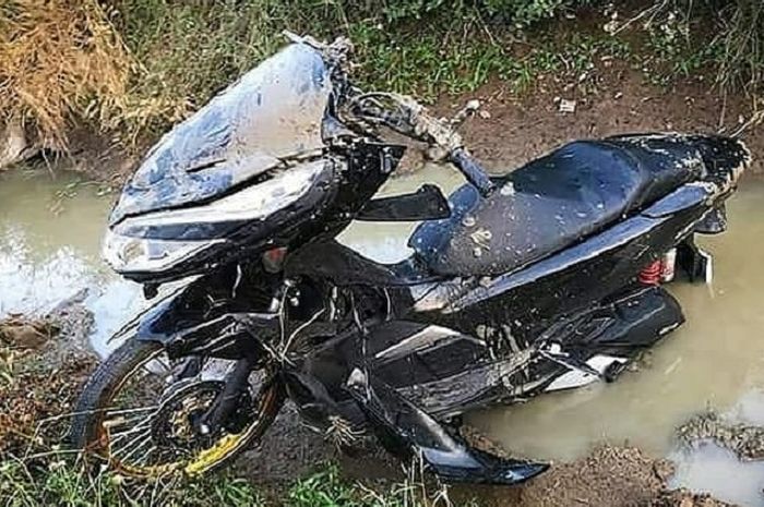 Honda All New PCX 150 nyebut ke got