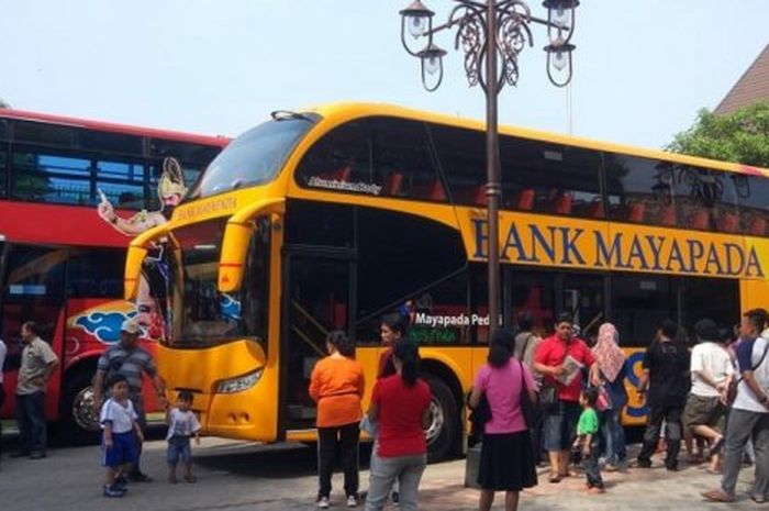 Dua bus tingkat disediakan untuk keliling Solo gratis