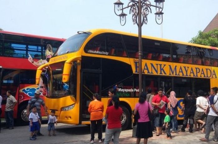 Dua bus tingkat disediakan untuk keliling Solo gratis