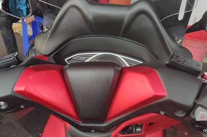 Cover setang Honda PCX 150 lokal.