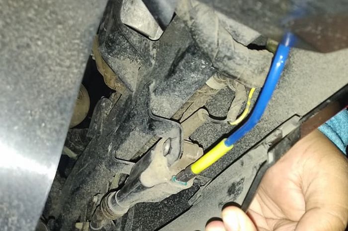Pemasangan kabel Accent Wire di Honda BeAT