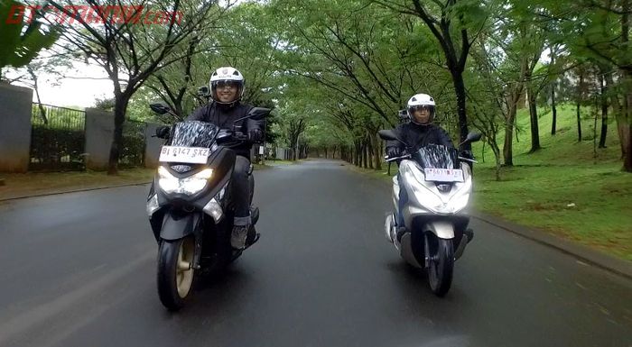 Yamaha NMAX 2018 (kiri) VS Honda All New PCX 150 (kanan) mengisi segmen skutik premium di Indonesia