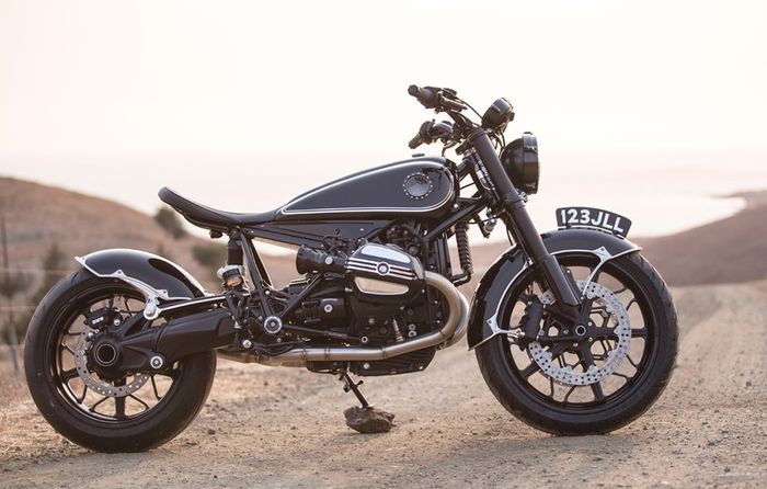 BMW R NineT custom bobber &ldquo;R5 Inspired&rdquo; dari Roland Sands Design
