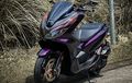 Honda PCX 150 Misterius Berjubah Gelap Dikombo Aksesori Racing