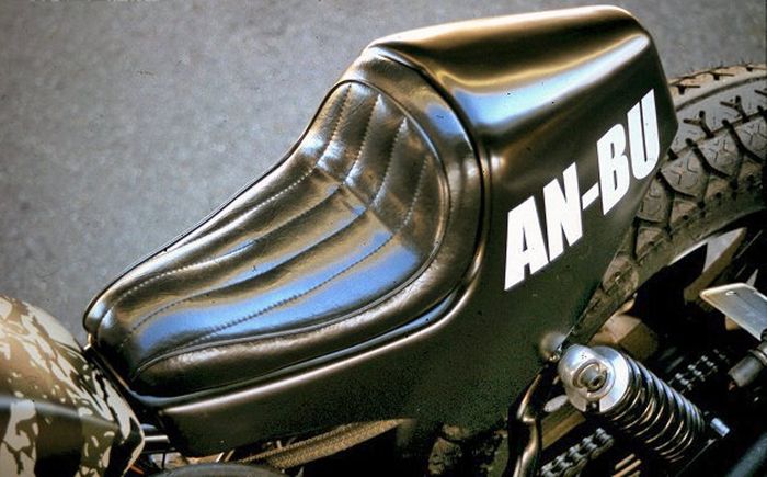 Jok monokok meniru model motor balap jadul