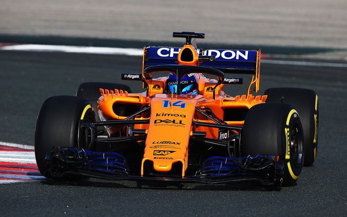 Fernando Alonso saat mencoba mobil baru McLaren MCL33 yang dilengkapi Halo