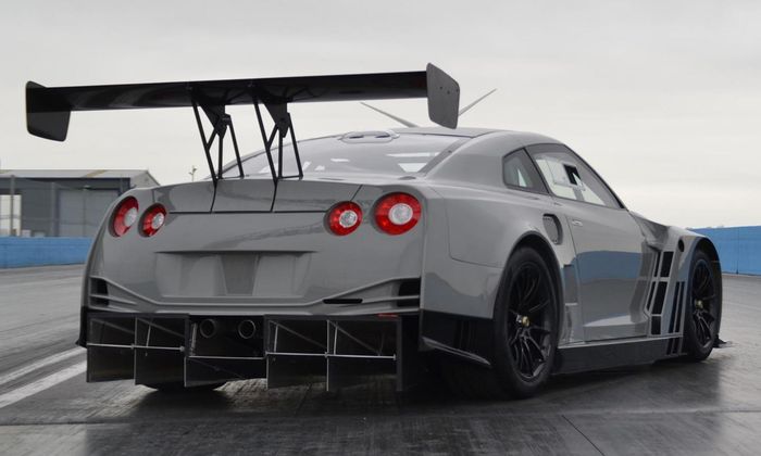 Tampilan belakang modifikasi Nissan GT-R R35 JR Motorsport