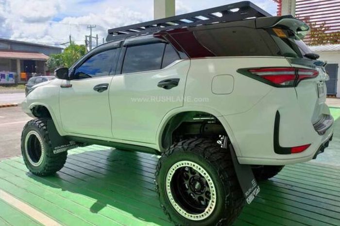 Toyota Fortuner GR Sport jadi jangkung dibedah tuner Australia, Humer