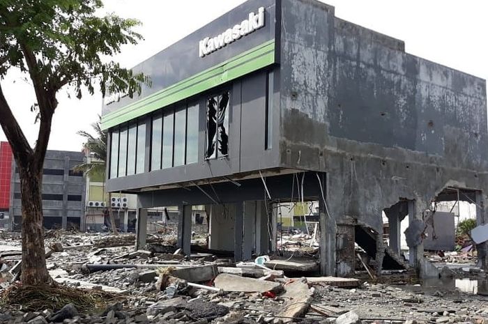 Dealer Kawasaki di Palu CV Rocky Motor luluh lantak diterjang bencana alam gempa dan tsunami