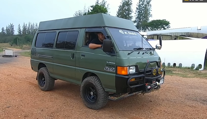 Modifikasi Mitsubishi L300 Minibus diubah jadi campervan