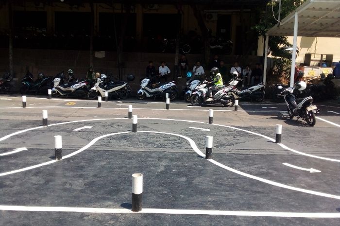 Ujian praktik SIM C dengan konsep baru di Satpas SIM Polres Metro Depok
