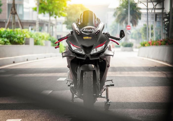 Minat bikin Yamaha R15 kayak begini?