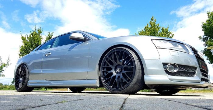 Audi A5 Coupe pasang pelek Barracuda Karizzma ukuran 20x10,5 inci