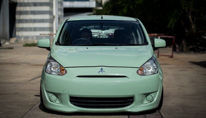 Tampilan Mitsubishi Mirage yang elegan dan bersih