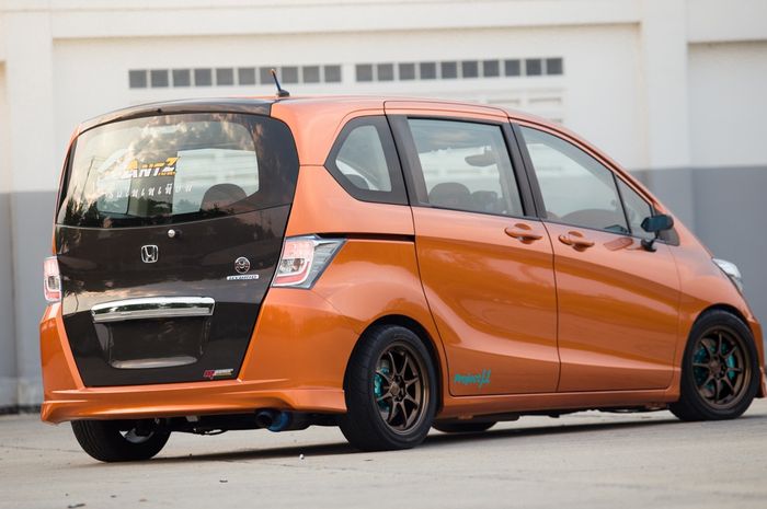 Modifikasi kabin sporty Honda Freed yang datang dari Thailand