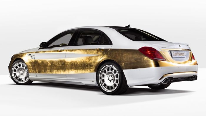 Mercedes S-Class berlapis emas