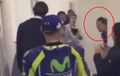 Bikin Kaget! Valentino Rossi Dicegat Wanita Hamil Saat Melintas di Kantor Panitia MotoGP