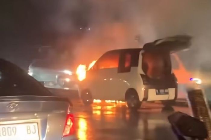 Air EV terbakar di bandung
