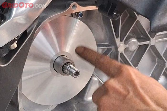 Ilustrasi rumah roller motor matic