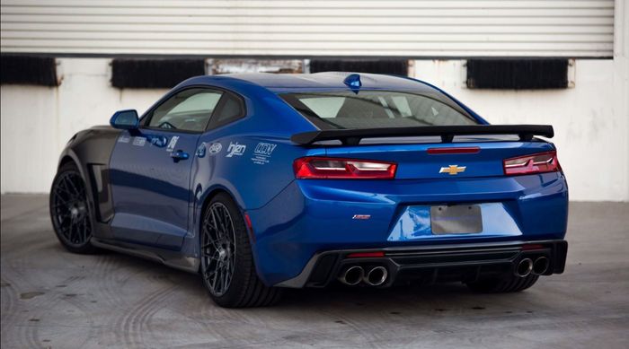 Tampilan belakang Chevrolet Camaro SS Anderson Composites