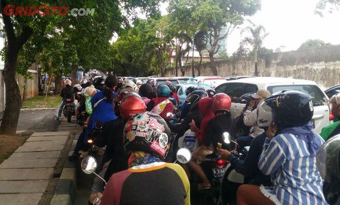 Ilustrasi masyarakat Indonesia masih menjadikan motor sekedar alat transportasi, bukan gaya hidup