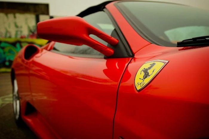 Logo Kuda Jingkrak khas Ferrari