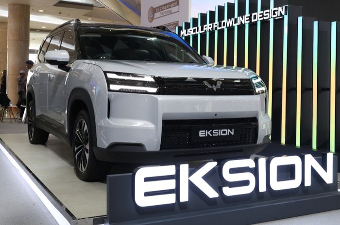 Harga terbaru Wuling Eksion EV CE tahun 2026.