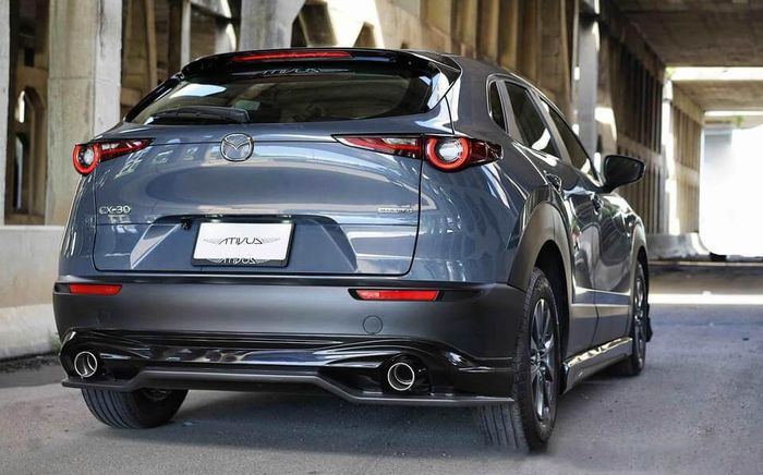 Tampilan belakang modifikasi Mazda CX-30