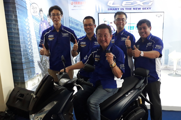 Para petinggi PT Yamaha Indonesia Motor Manufacturing saat berada di acara peresmian harga Lexi 125