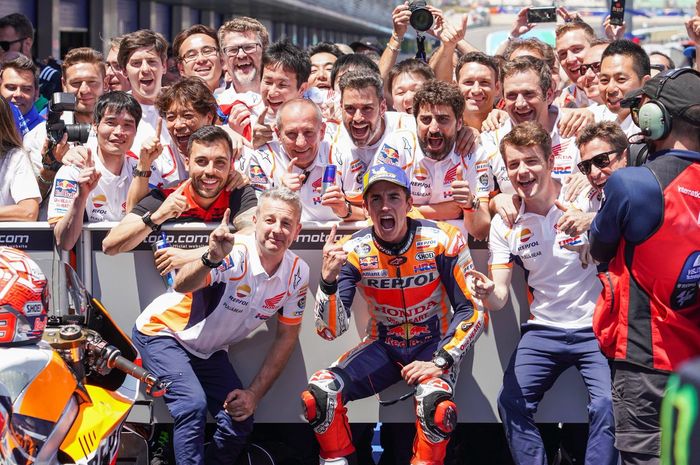 Marc Marquez dan tim Repsol Honda merayakan kemenangan di MotoGP Spanyol 2019