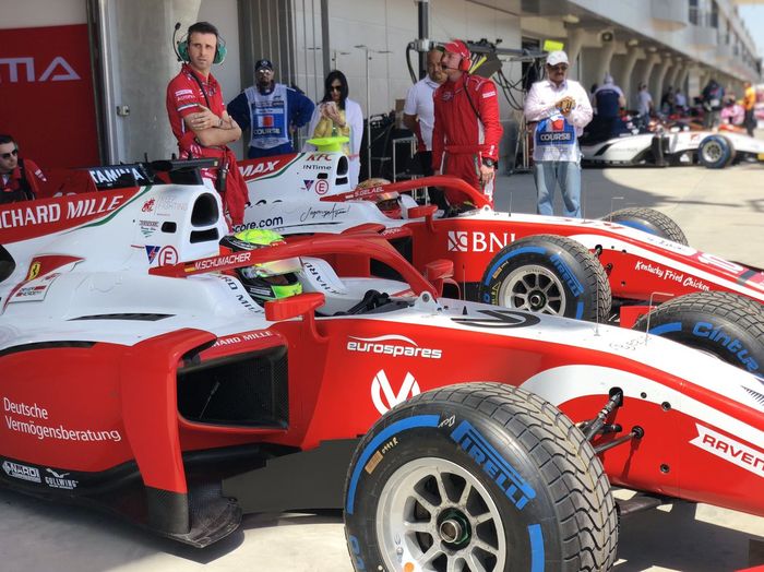 Dua pembalap tim Prema Racing, Mick Schumacher dan Sean Gelael memulai seri pertama F2 2019 di Bahrain
