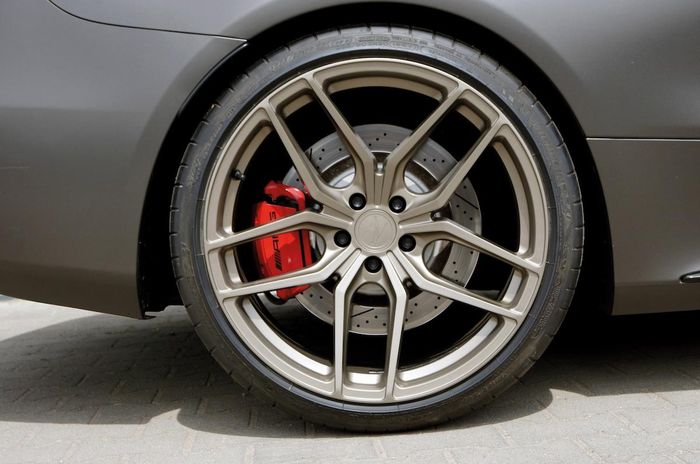 Modifikasi Mercedes-AMG C63 S Convertible ditopang pelek Z-Performance ZP2.1 Deep Concave