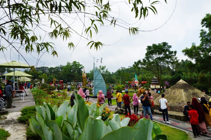 Pengunjung Merapi Park cukup ramai saat libur lebaran kali ini