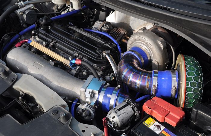 Mesin modifikasi Honda Brio lama sudah disuntik turbo HKS GT-Pro 3028