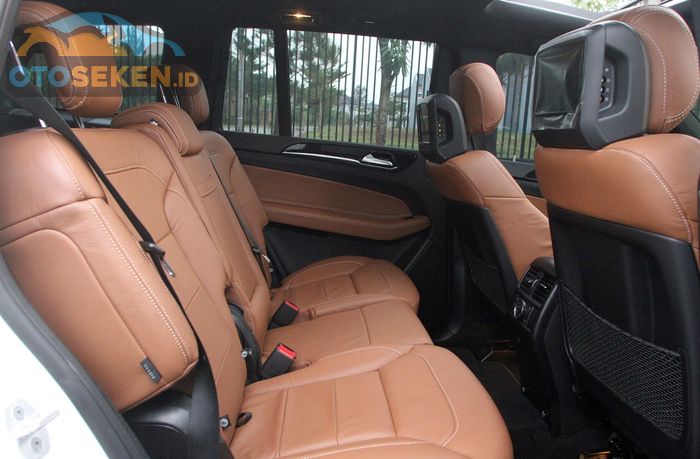 Mercedes-Benz GLS 400 Exclusive 2016. Kabin