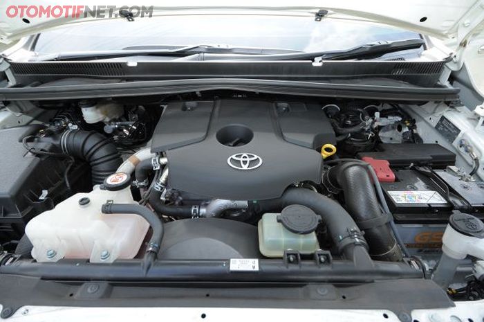 Ilustrasi mesin diesel modern Toyota 2GD-FTV 2.4 liter dengan teknologi Variable Nozzle Turbo (VNT) intercooler