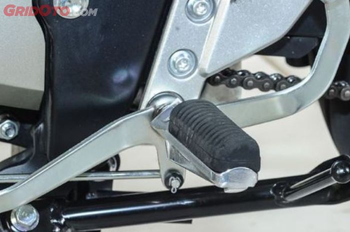 Oper gigi tanpa tarik tuas kopling amankah?