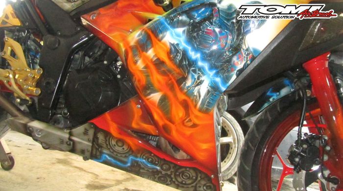 Kawasaki Ninja 250 Dengan Airbrush Transformers
