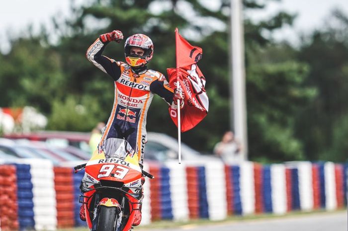 Pembalap Repsol Honda, Marc Marquez memberikan tanggapannya usai berhasil meraih kemenangan dominan di MotoGP Ceko 2019