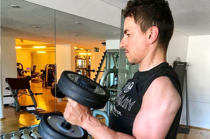 Jorge Lorenzo saat latihan fisik