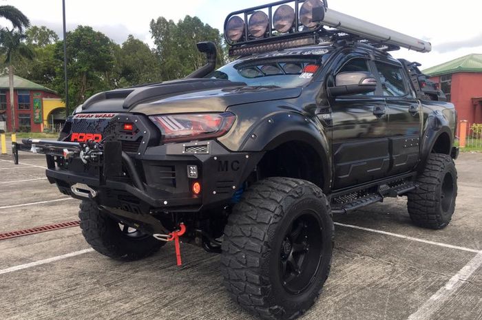 Modifikasi Ford Ranger pakai muka lampu Mustang