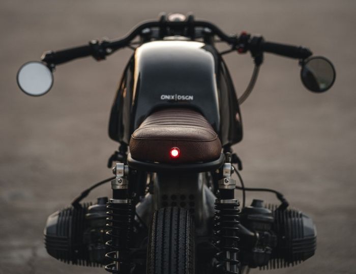 Subframe dirombak dan ditumpangi jok kustom elegan