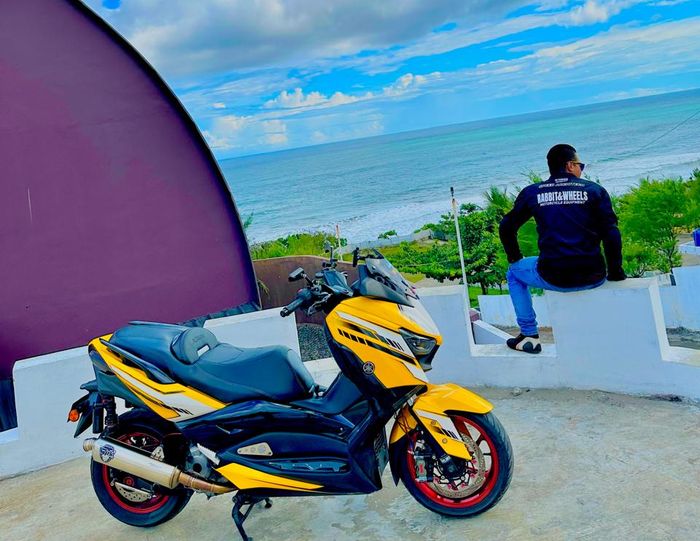 Menikmati indahnya suasana Pantai Karangpotong Ocean View