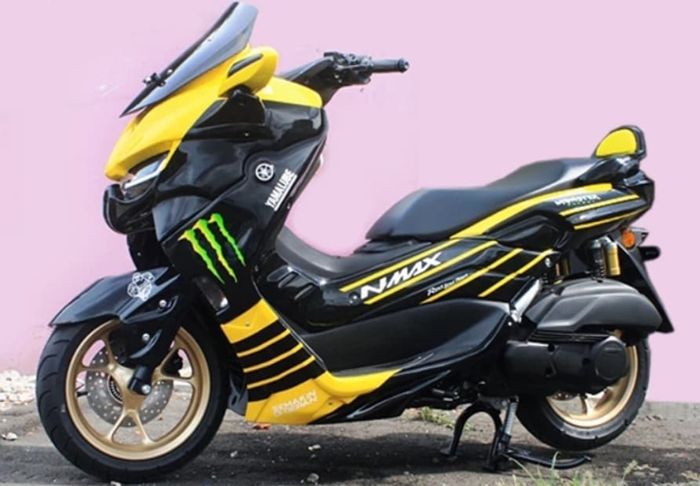 Yamaha NMAX Predator dengan livery MotoGP buatan JJ Airbrush