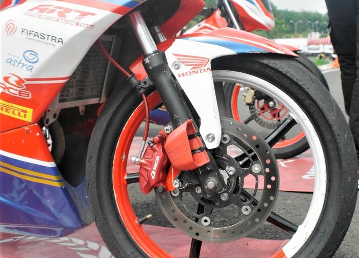 Kaliper RCB S3 di Honda GTR milik Veda Ega Pratama 