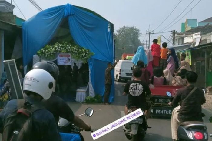 Acara hajatan viral tutup jalan