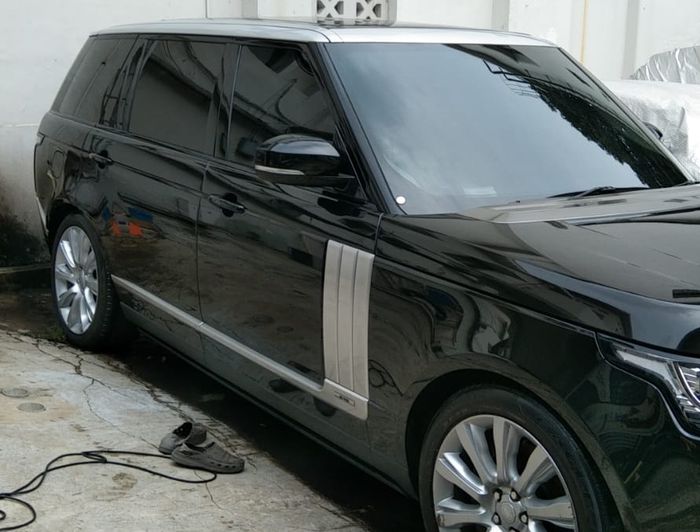 Range Rover 3.0 LWB yang dilelang KPKNL Jakarta IV