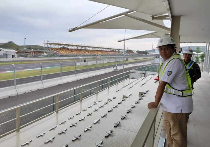 Gubernur Nusa Tenggara Barat (NTB), Zulkieflimansyah saat mengecek kesiapan Sirkuit Mandalika jelang MotoGP Indonesia 2022, Rabu (9/3/2022)